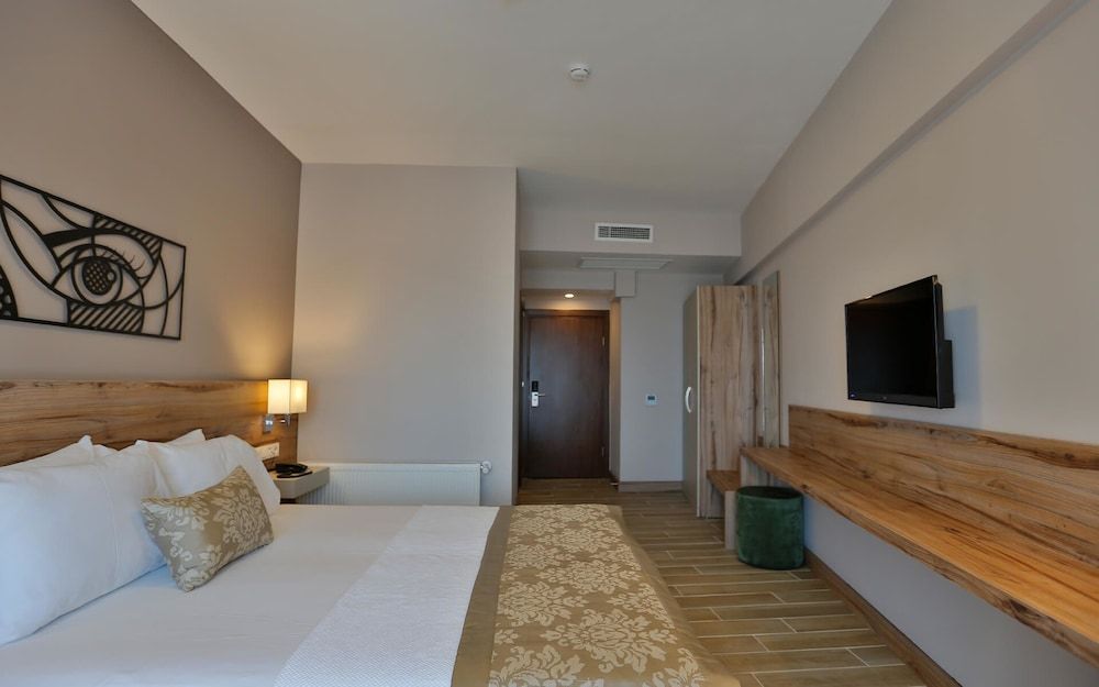 Kule Hotel Standard Room, Sea View 6