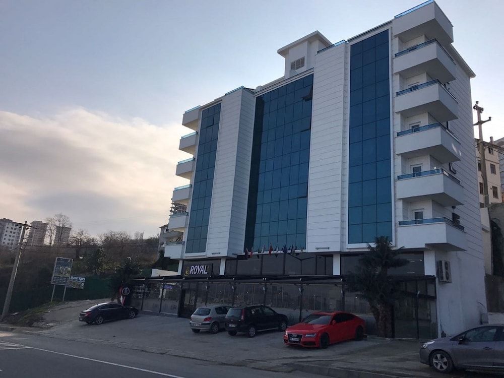 undefined Royal Life Exclusive 7