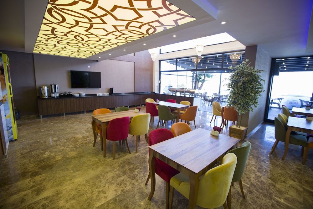 undefined Royal Life Exclusive 9