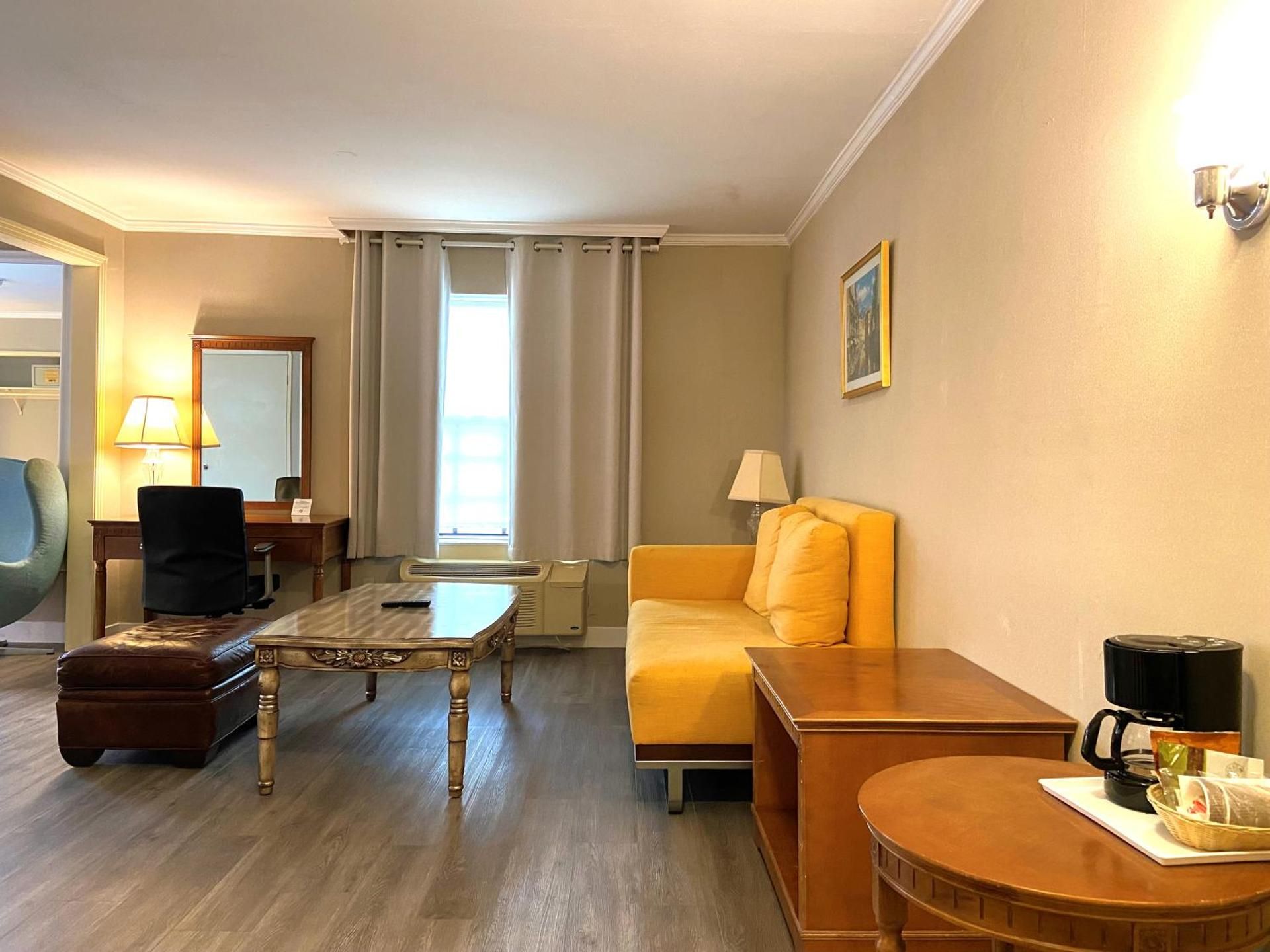 undefined Ramada by Wyndham Los Angeles/Koreatown West 10