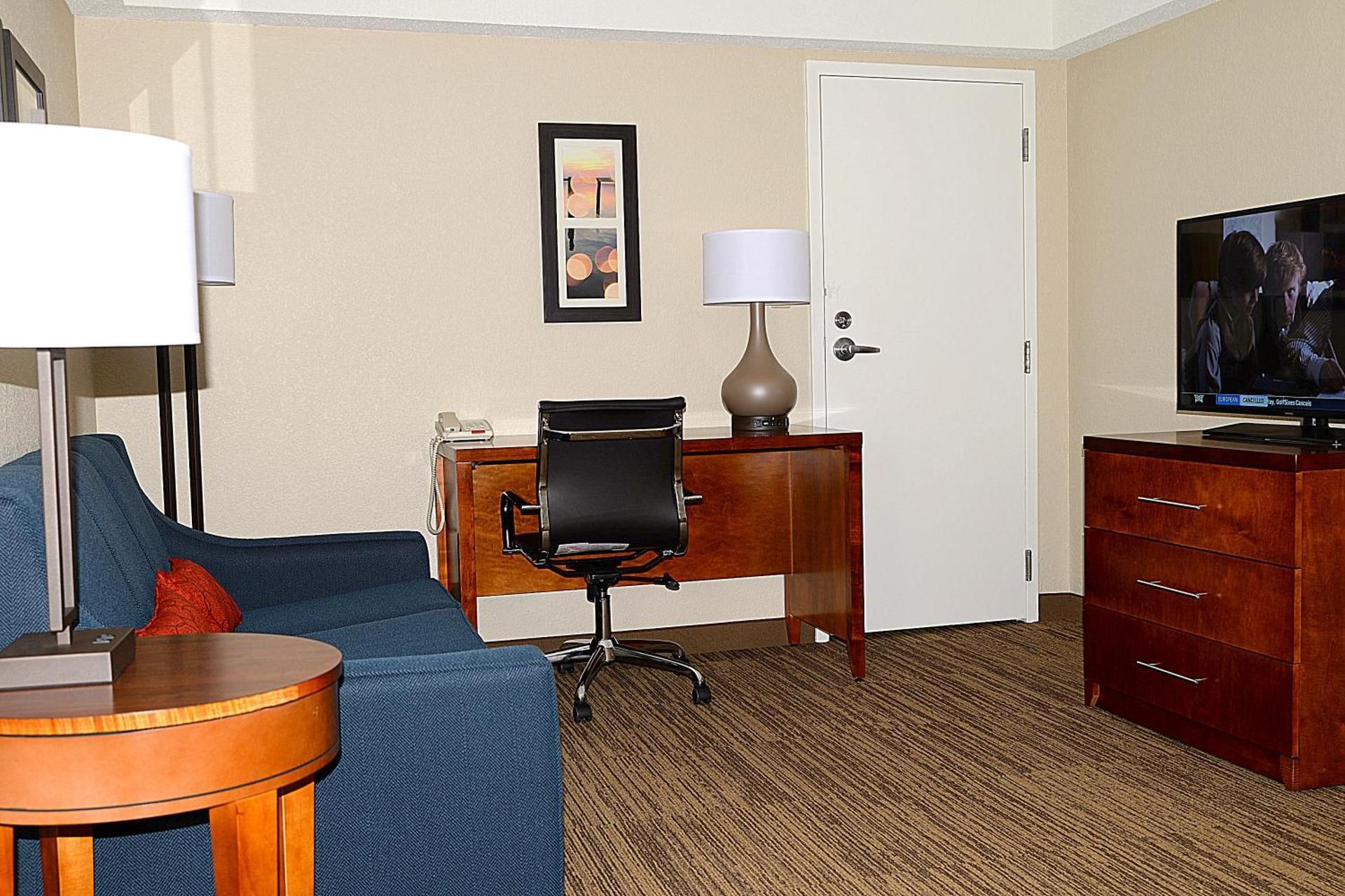 King Suite with Whirlpool - Non-Smoking