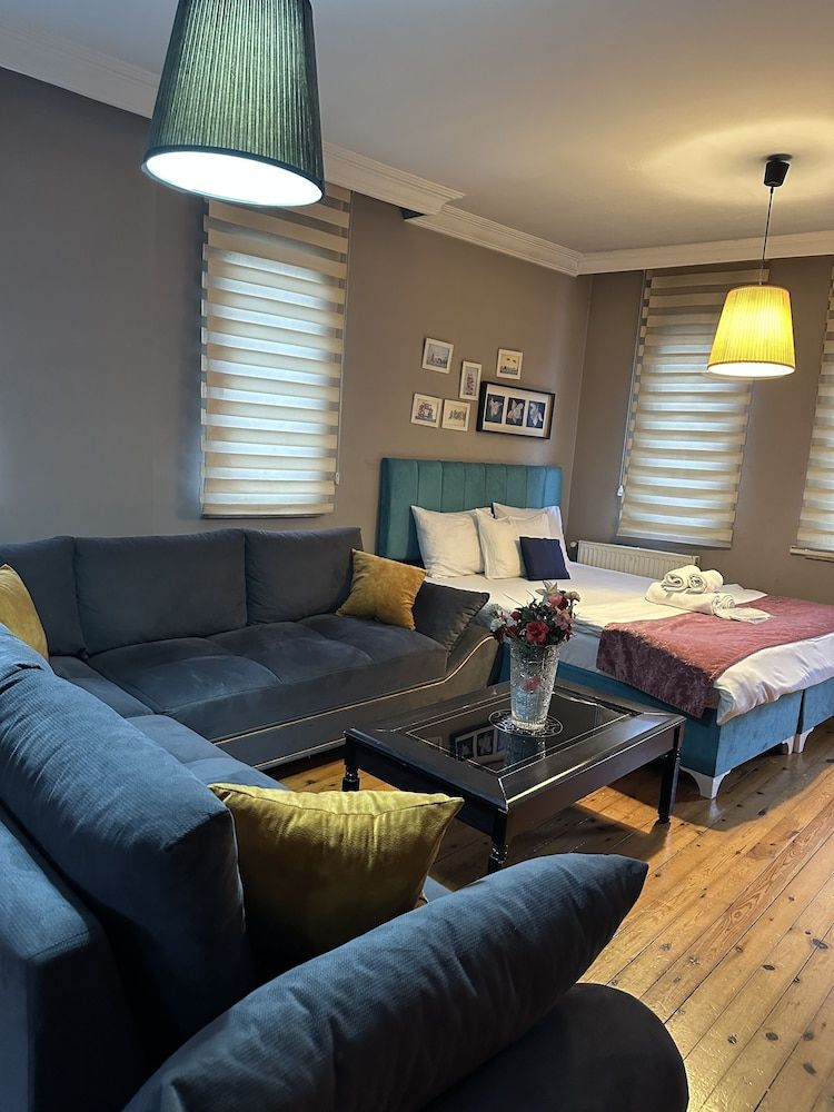 Green Bird Suit Standard Duplex 7