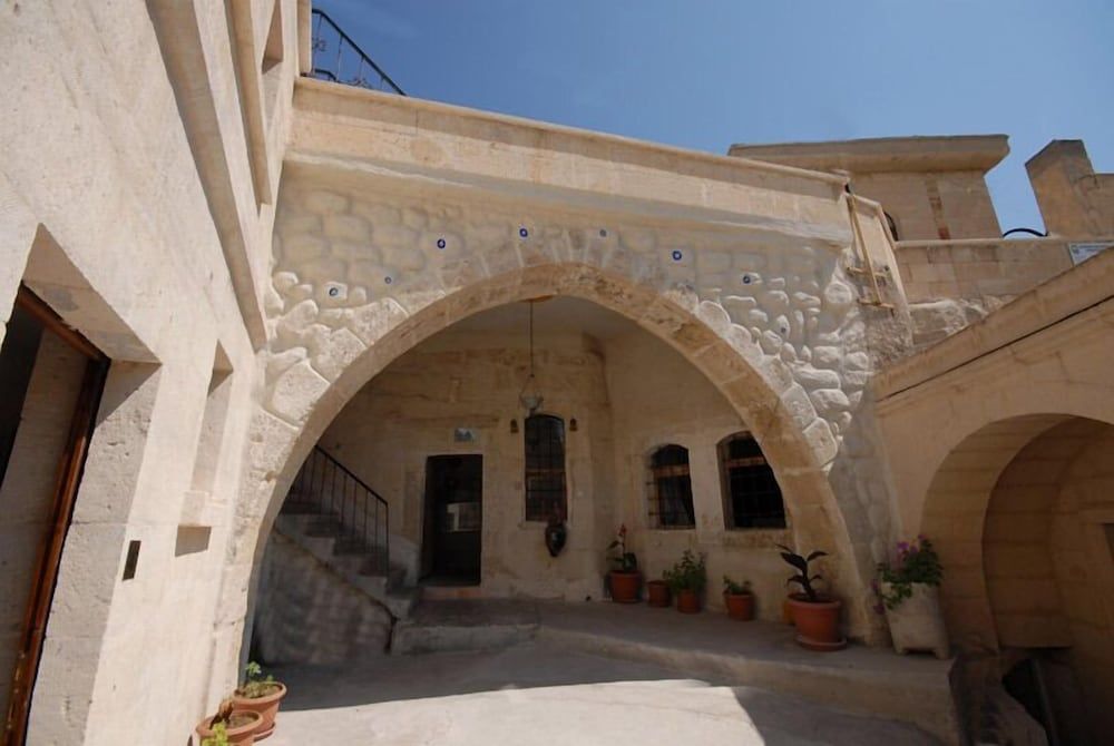 Arif Cave Hotel