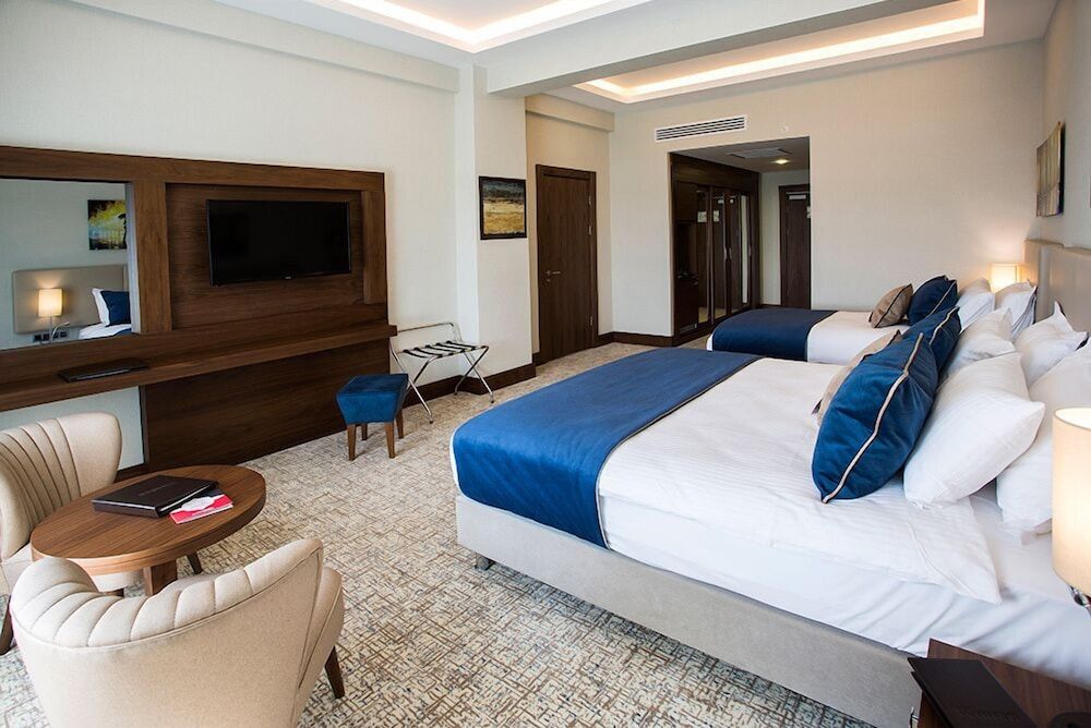 Family Room, 1 Queen Bed, Non Smoking