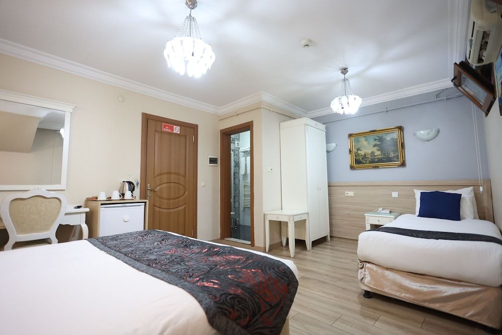 undefined Arven Hotel 9