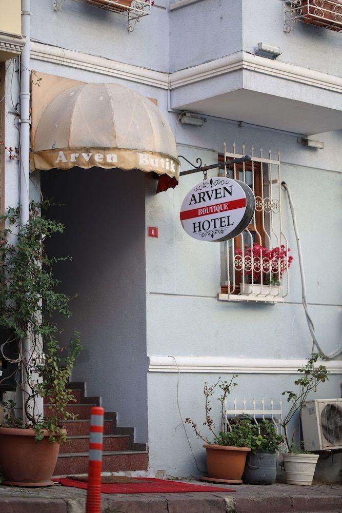 undefined Arven Hotel 5