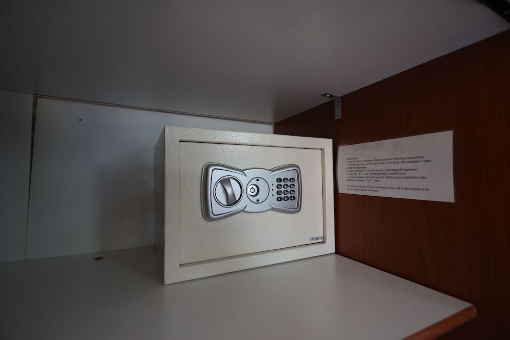 Arven Hotel Economy Triple Room Basement Floor 11