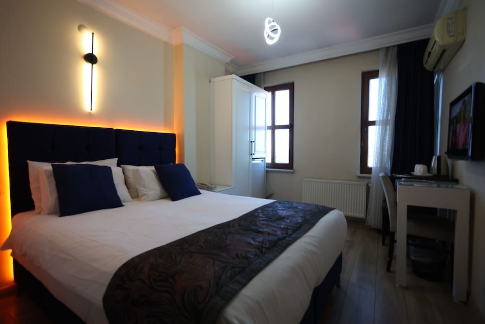 undefined Arven Hotel 2