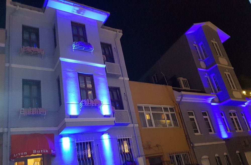 undefined Arven Hotel 7