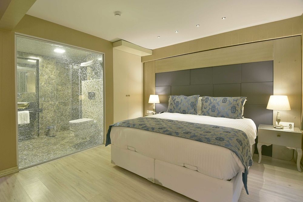 Piccolo Hotel Istanbul Deluxe Room 8