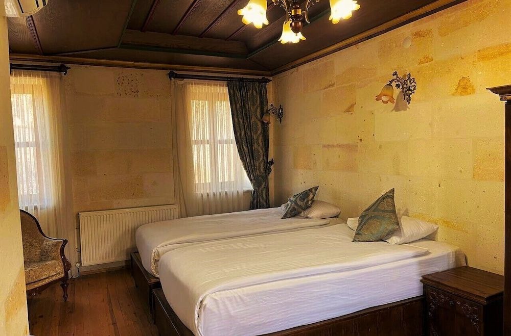 undefined Empire Cave Hotel 3