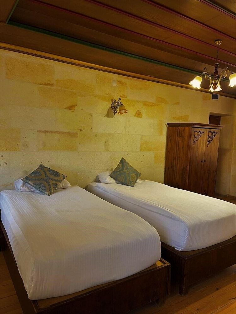 Empire Cave Hotel Economy Twin Room 3