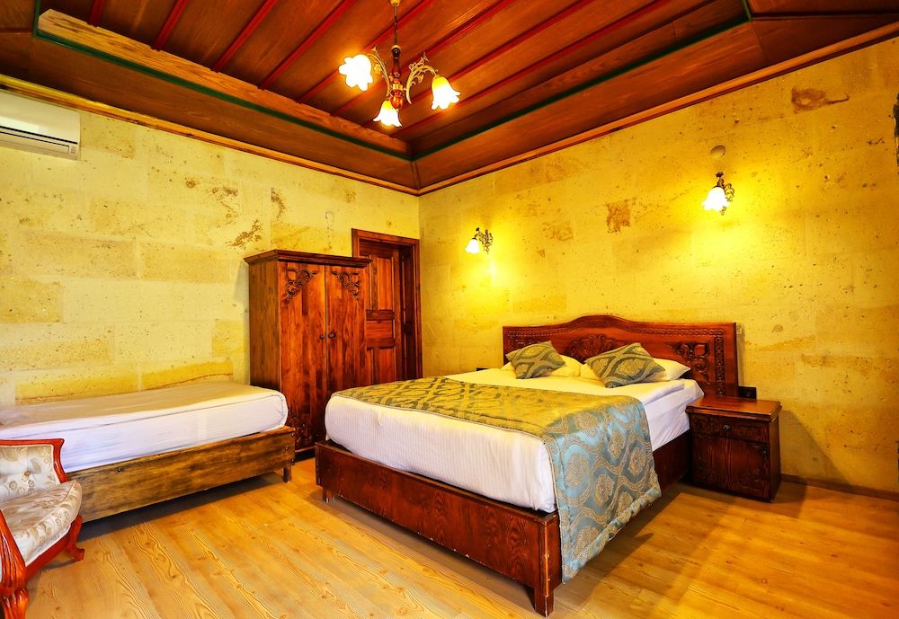 undefined Empire Cave Hotel 2