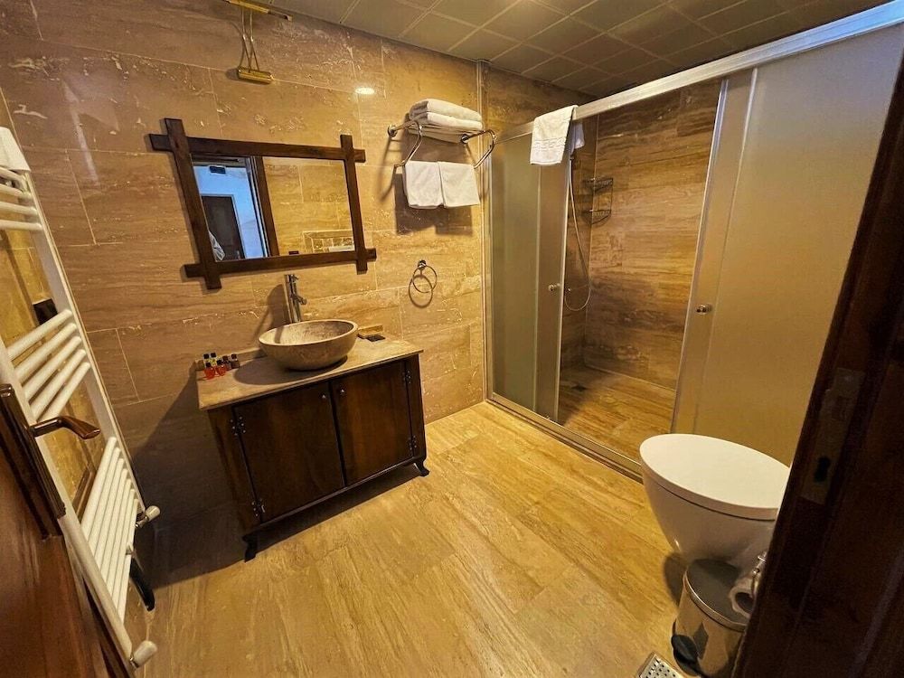 Empire Cave Hotel Economy Twin Room 4