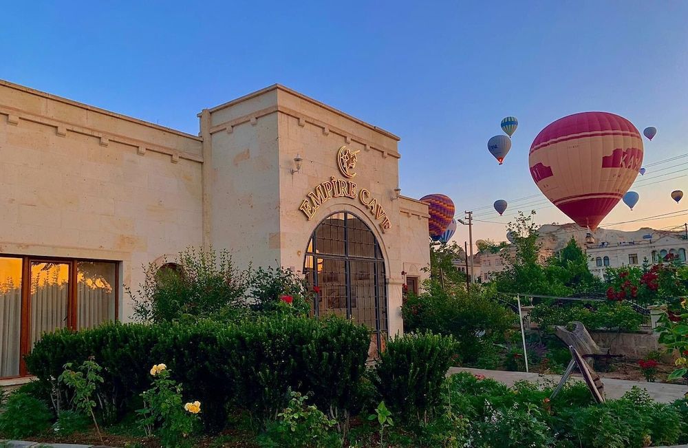 undefined Empire Cave Hotel 6