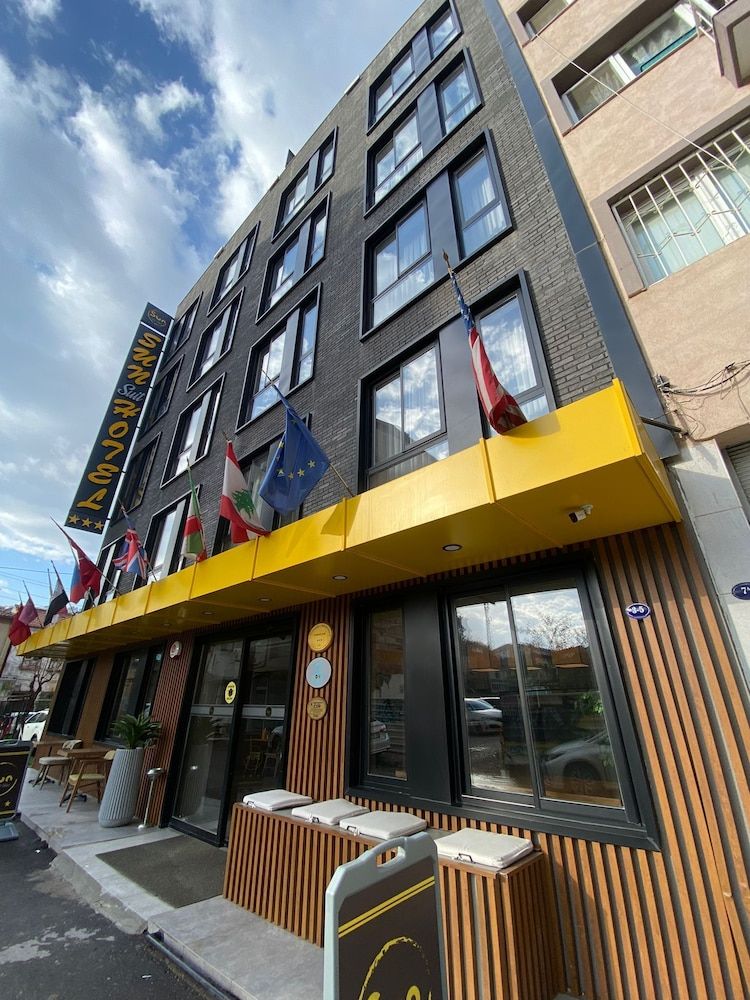 undefined Sun Suit Hotel 4