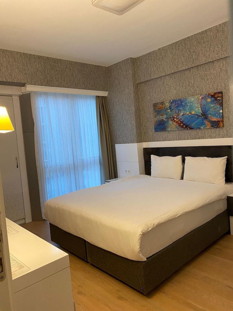 undefined Sun Suit Hotel 10