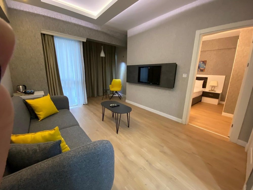 undefined Sun Suit Hotel 7