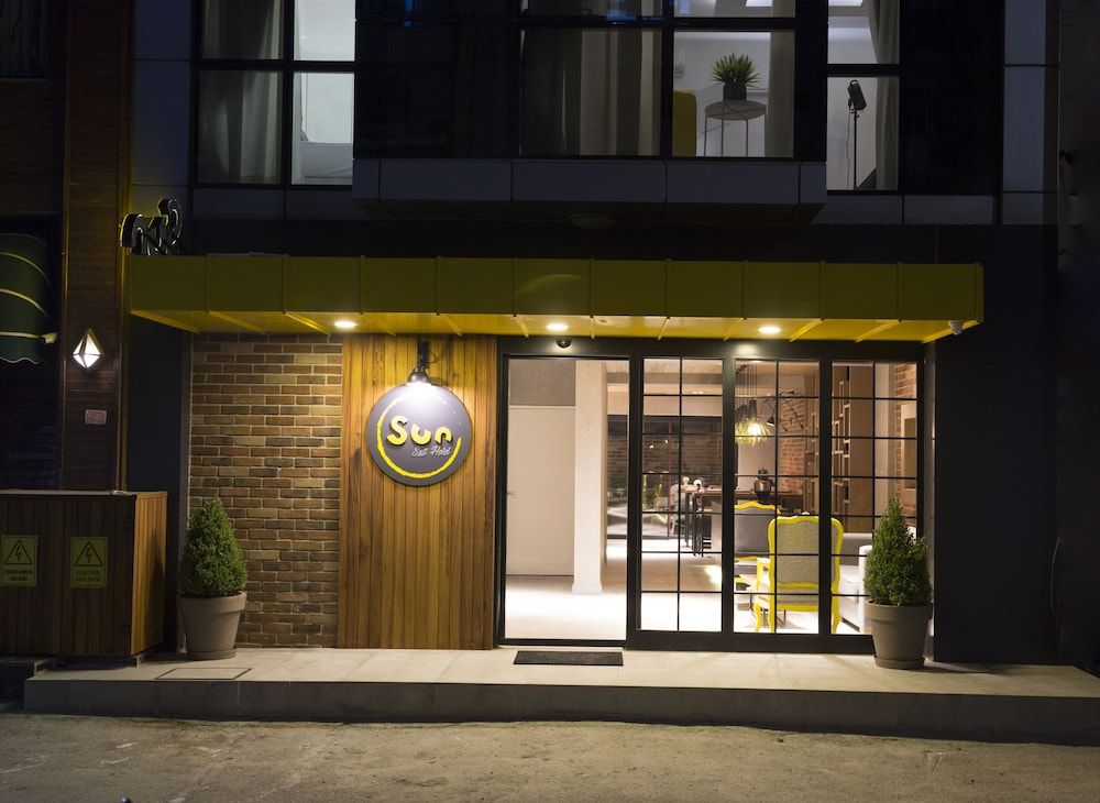 undefined Sun Suit Hotel 5