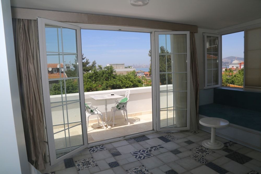 Buyukada Cankaya Hotel Room, Jetted Tub, Sea View 18