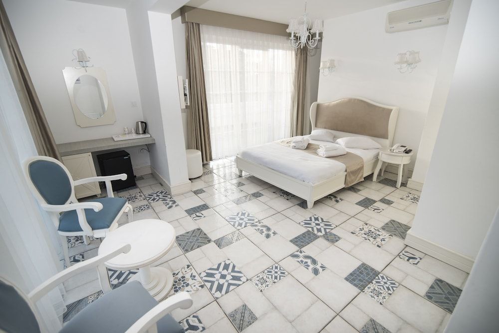 Buyukada Cankaya Hotel Room, Jetted Tub, Sea View 15