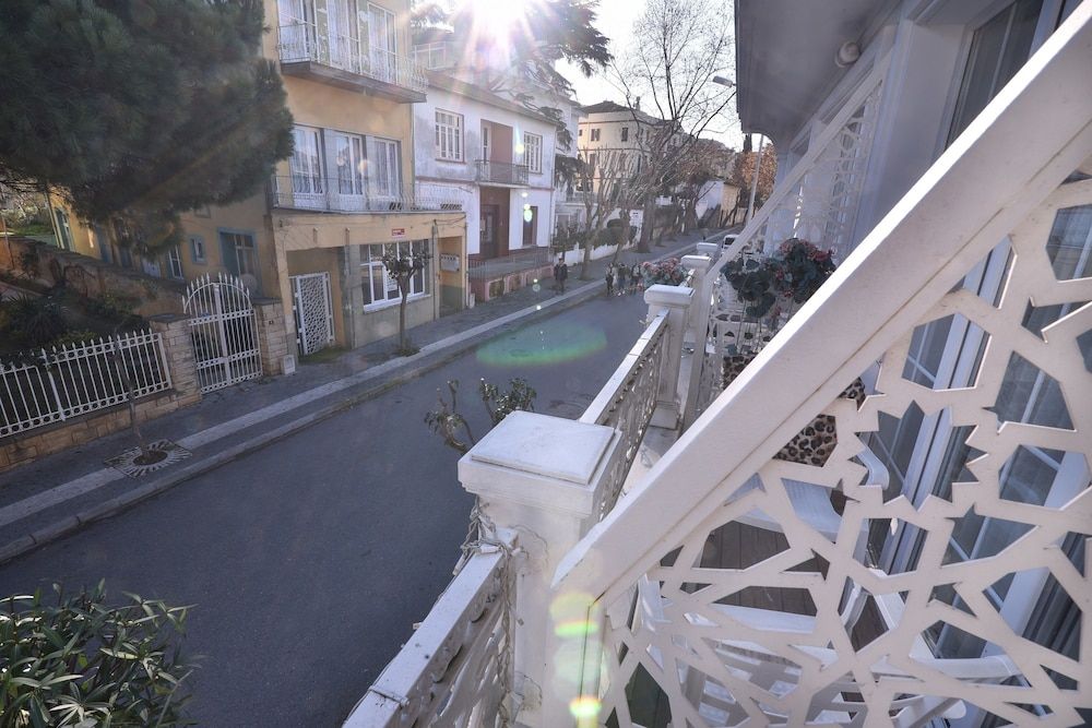 Buyukada Cankaya Hotel Deluxe Room, Balcony 13