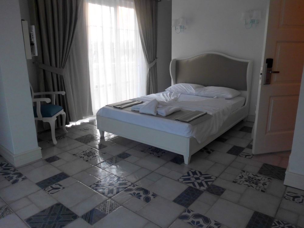 Buyukada Cankaya Hotel Deluxe Room, Balcony 4