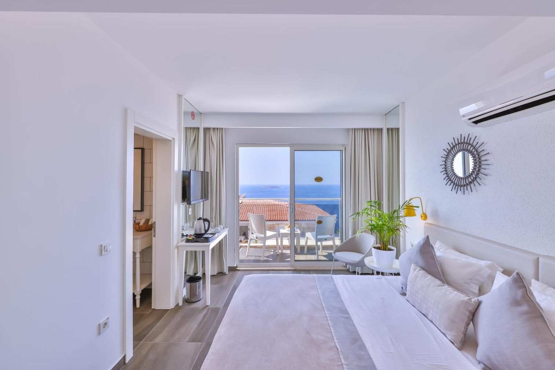 Superior Sea View