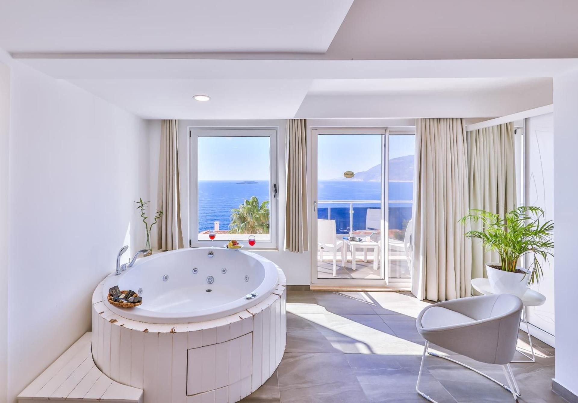 Superior with Jacuzzi