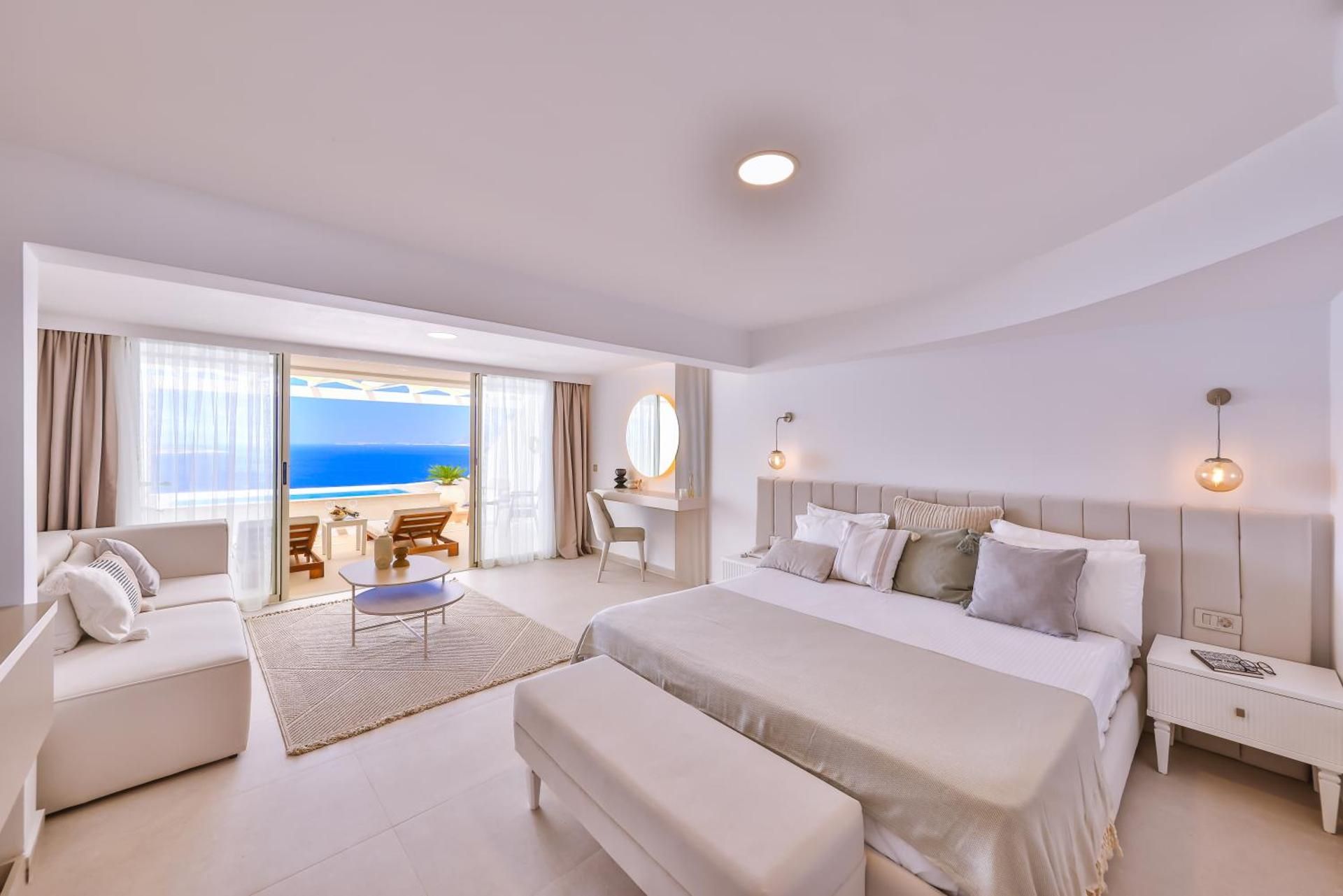 Junior suite private pool