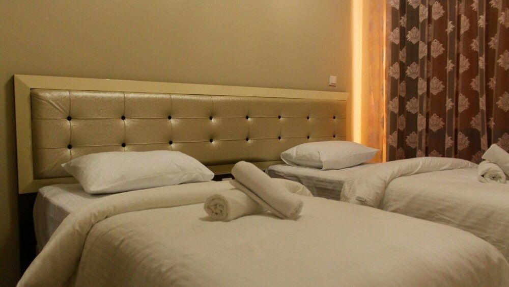 undefined Julia Domna Apartments 6