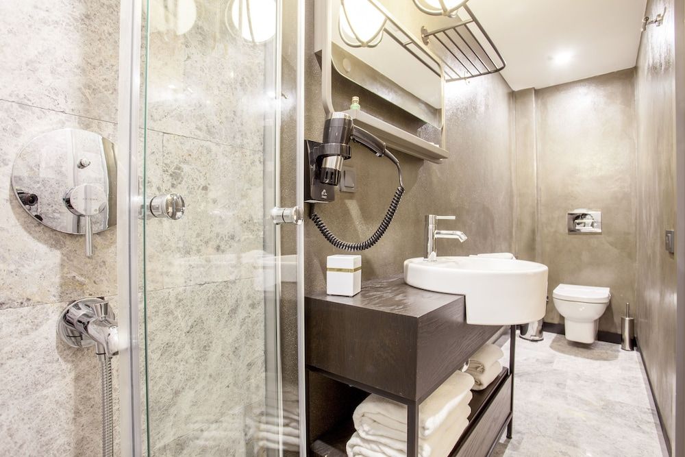 Nabu Hotel Economy Double Room, 1 Queen Bed, Non Smoking 2