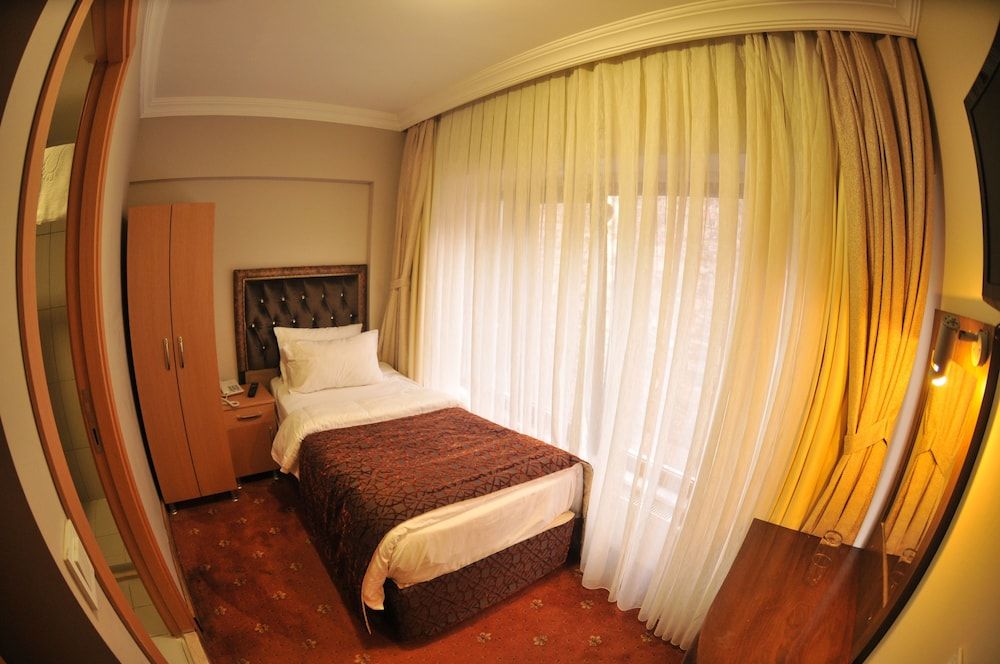 undefined Palace Point Hotel 2