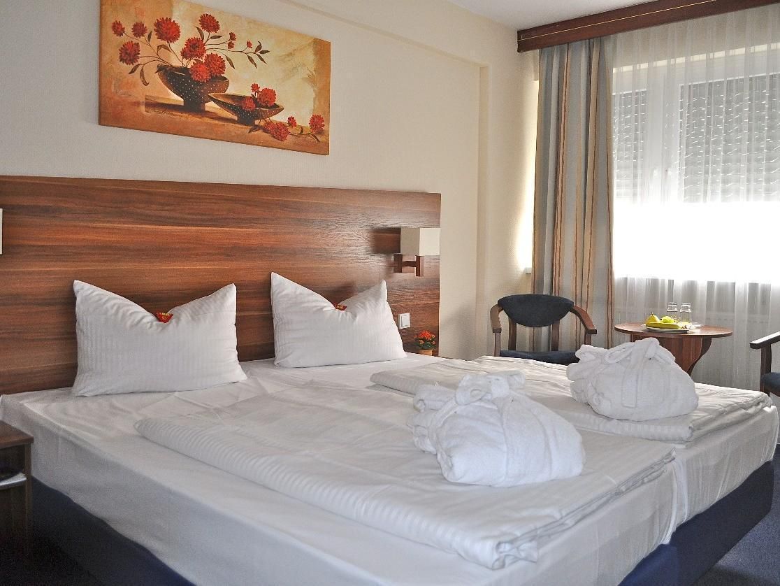 undefined Savoy Hotel 5