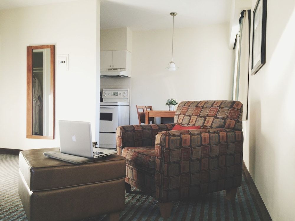 Greenbrier Hotel Club Suite 8