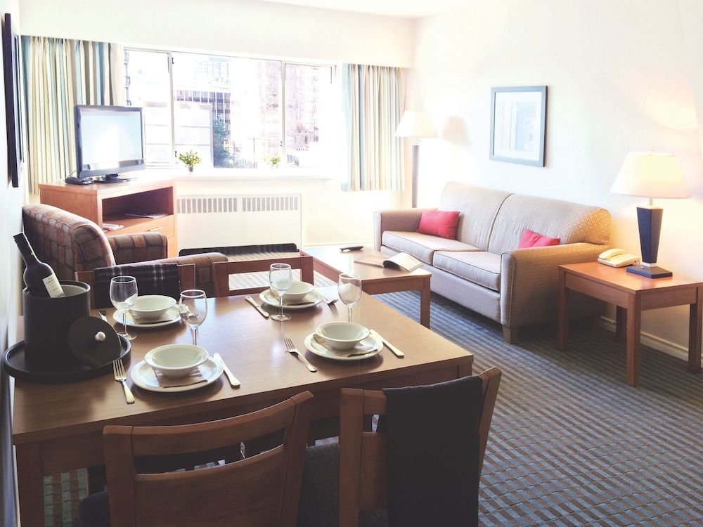 undefined Greenbrier Hotel 7