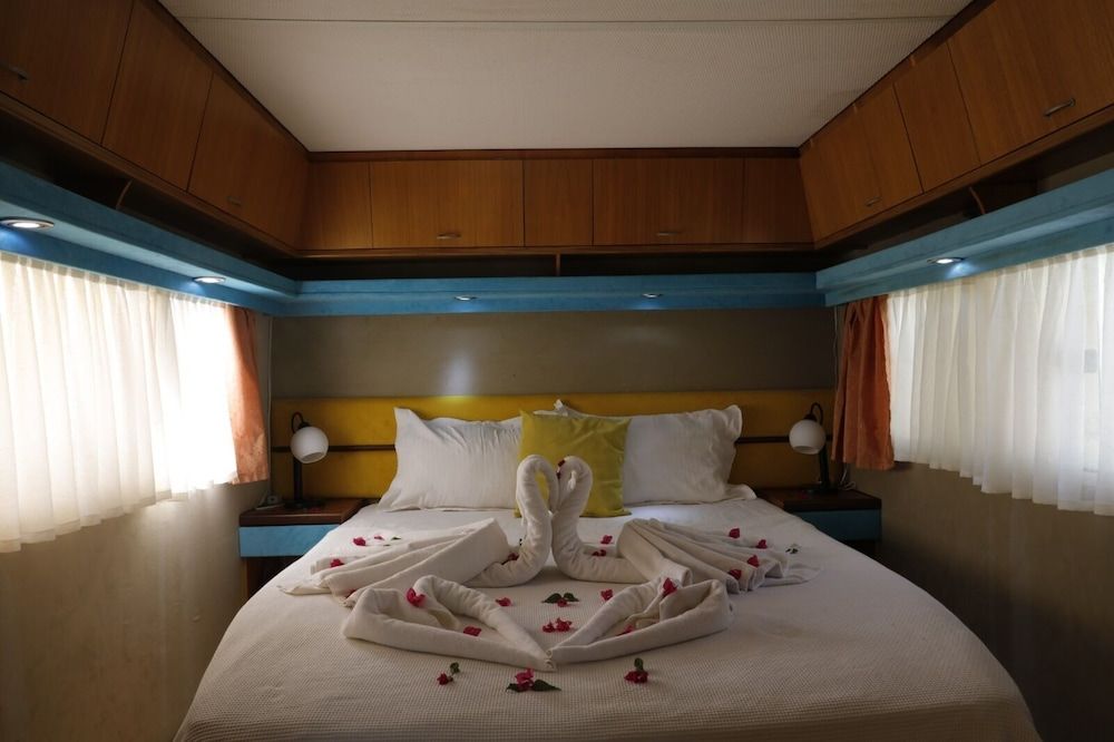 Golden Sand Beach & Caravan Romantic Mobile Home, 1 Double Bed with Sofa bed 6