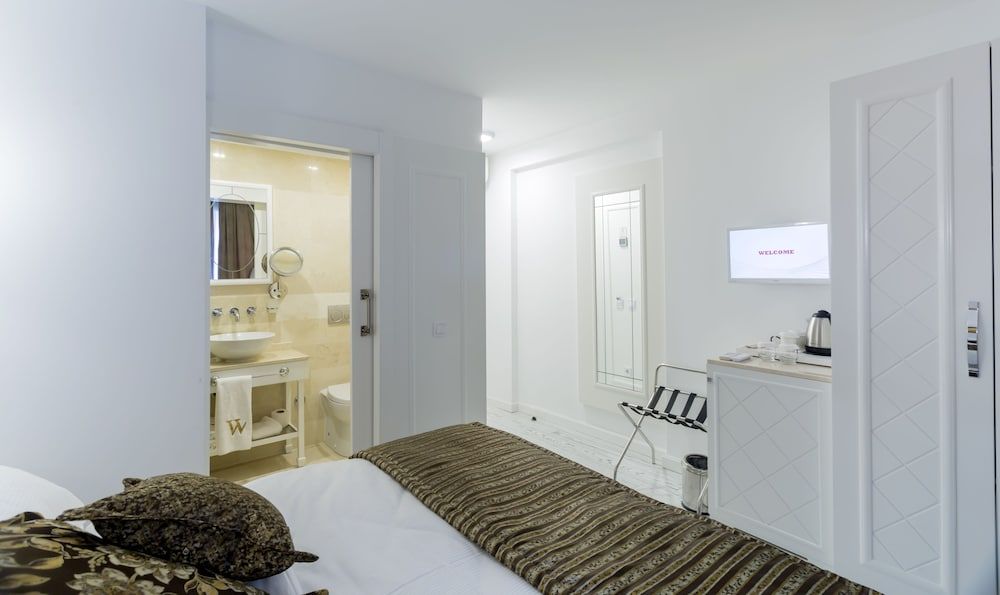 Wise Hotel Spa & Adult Only Standard Double or Twin Room 3