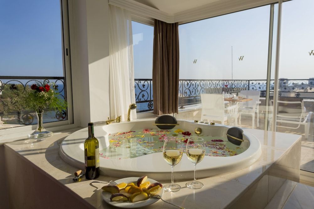 undefined Wise Hotel Spa & Adult Only