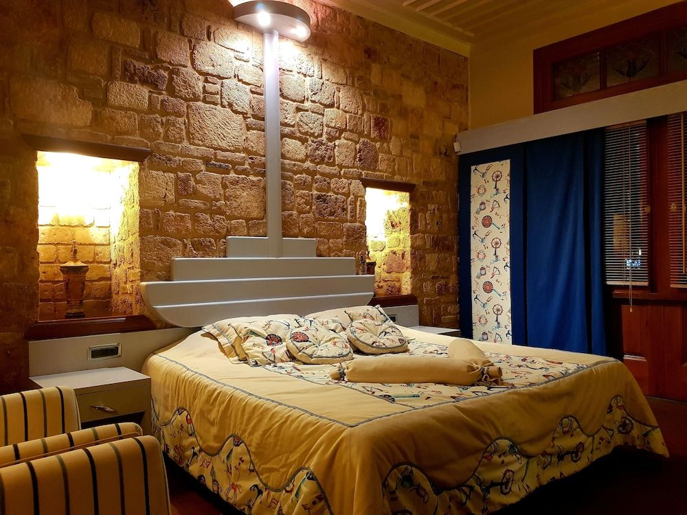 Suite (Mediterranean)