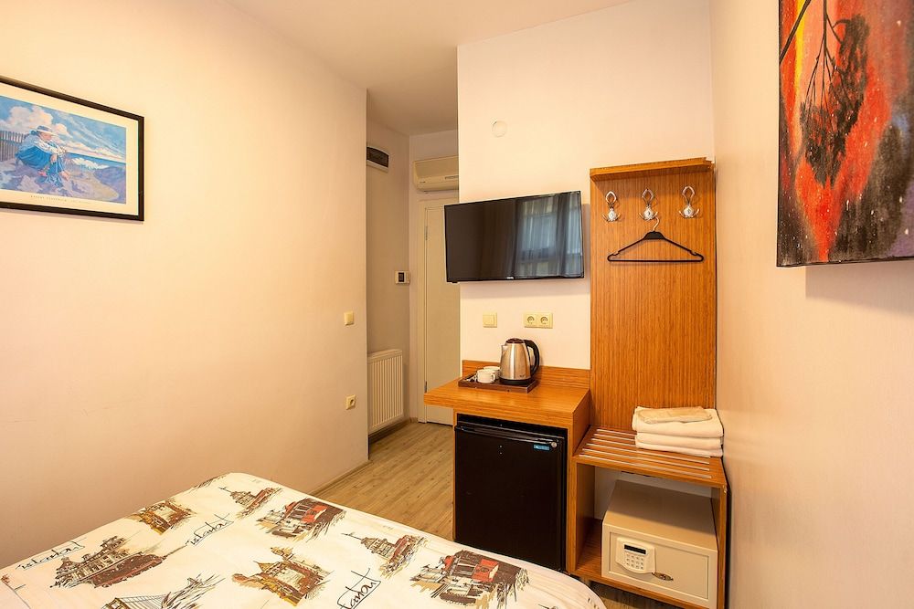 Pera Sultan Suite Economy Double Room 7