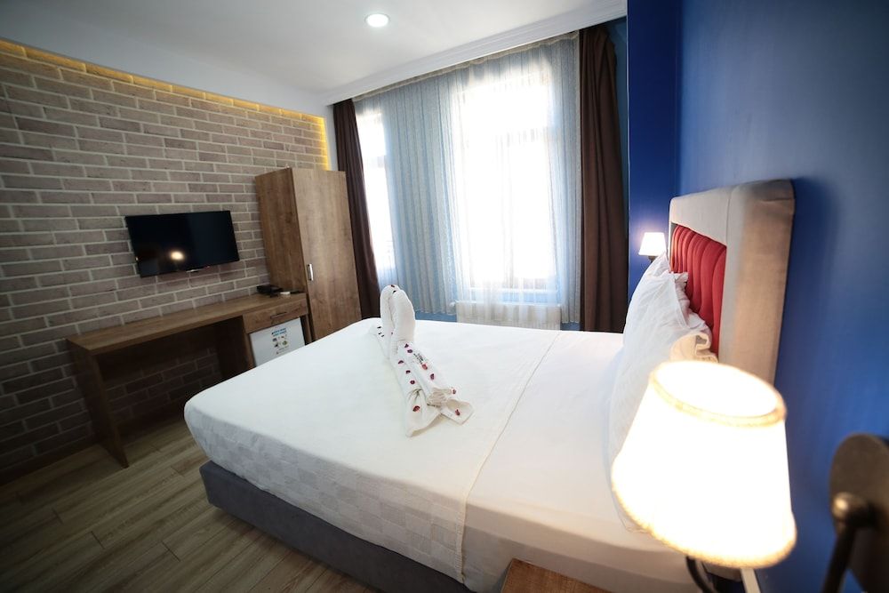 Taksim Park Double Room 8