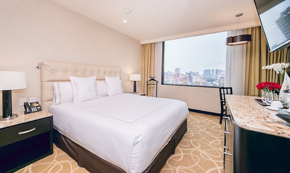 Marquis Reforma Hotel Spa Deluxe Room, 1 King Bed 3