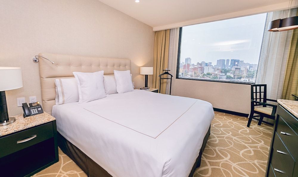 Marquis Reforma Hotel Spa Deluxe Room, 1 King Bed 2