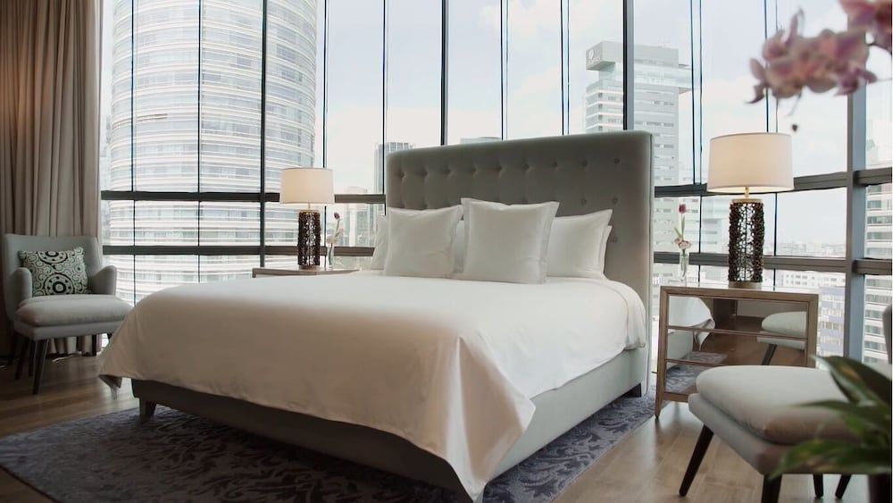 Panoramic Sky Suite