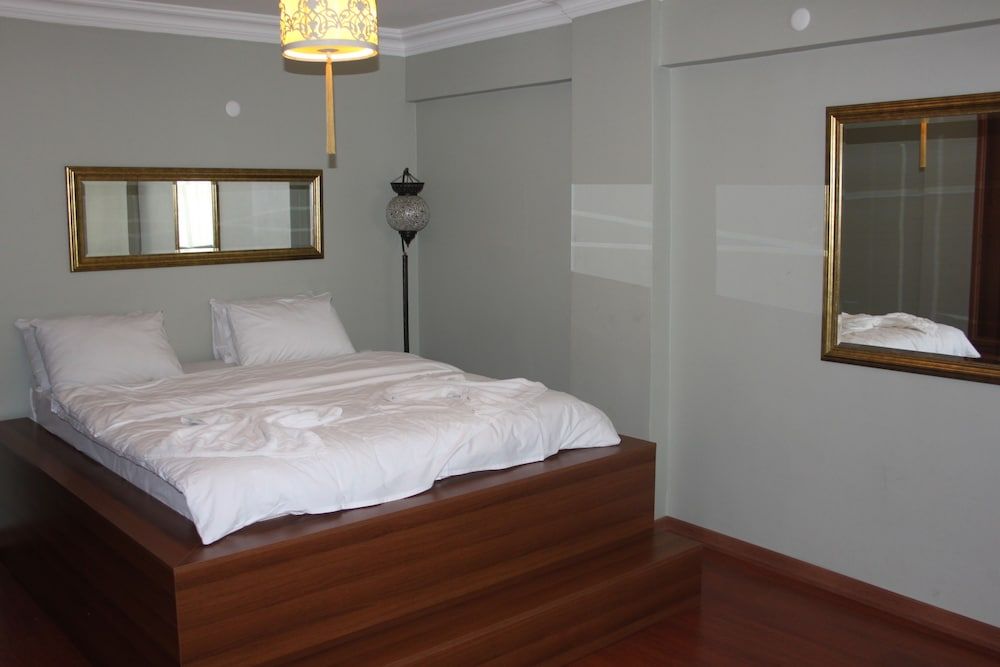 Family Room, Shared Bathroom