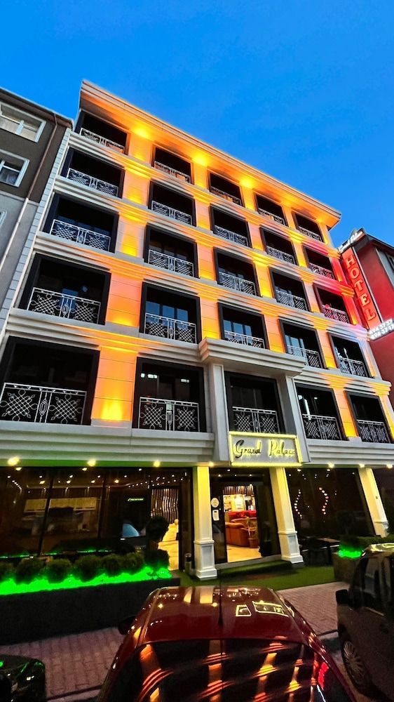 undefined Grand Palace Hotel 3