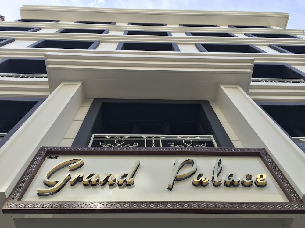 undefined Grand Palace Hotel 2