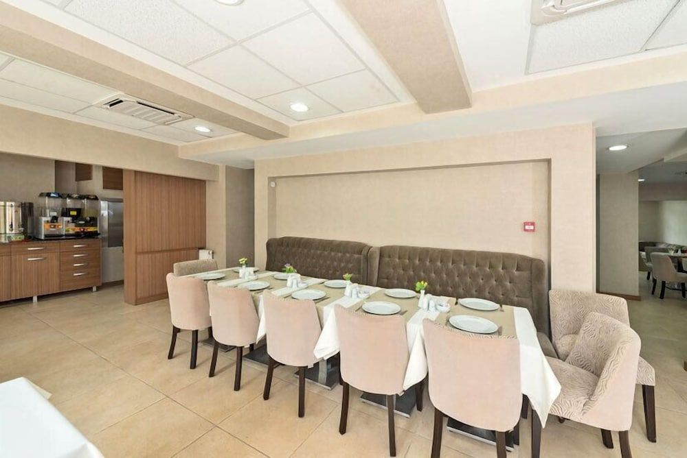 undefined La Garden Hotel 10