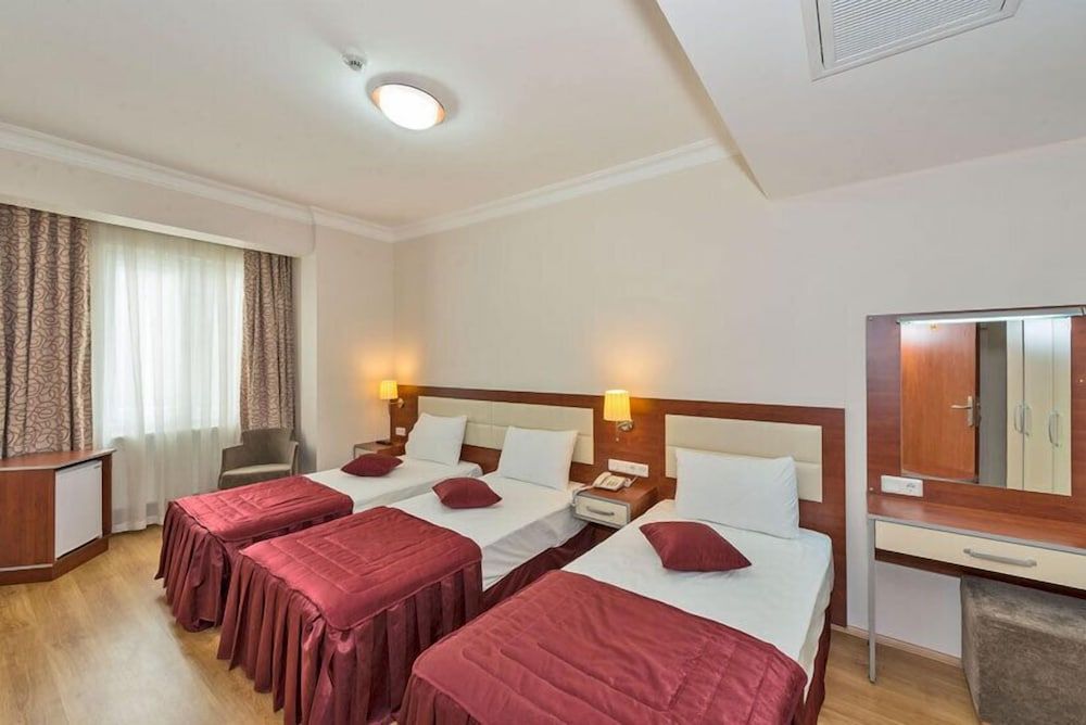 undefined La Garden Hotel 2